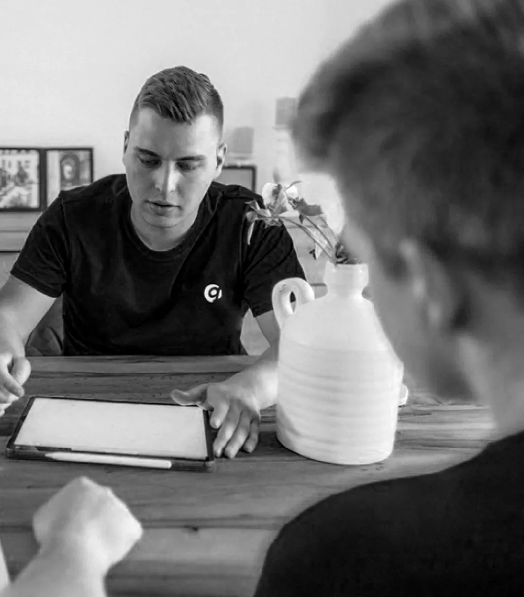 qrawall Team bei der Arbeit